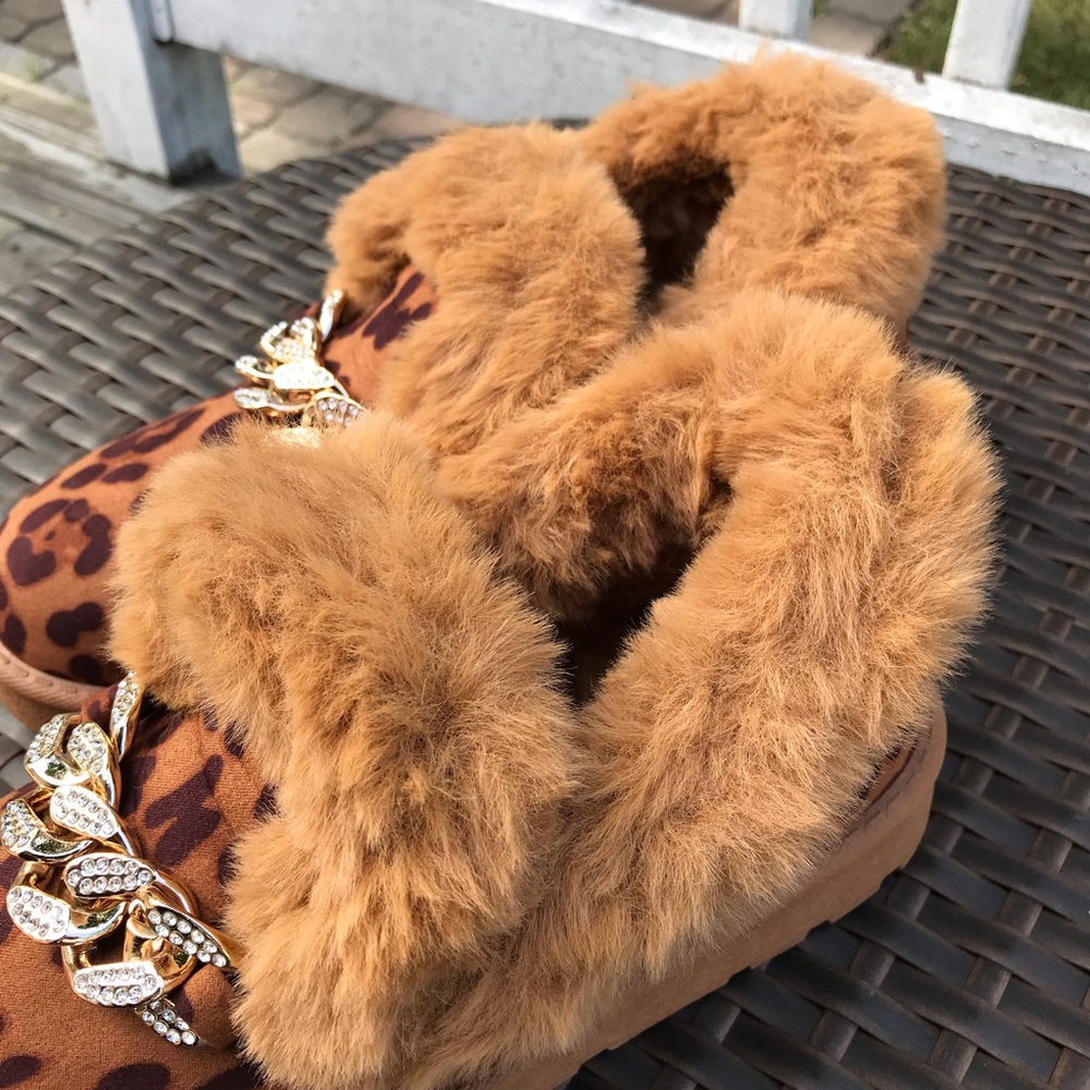 Animal Print Faux Fur Slip On Moccasins with chain detail, Women's, New - Picture 4 of 13